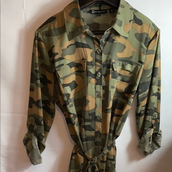 New York & Company Camouflage Romper Suit - Picture 1 of 5